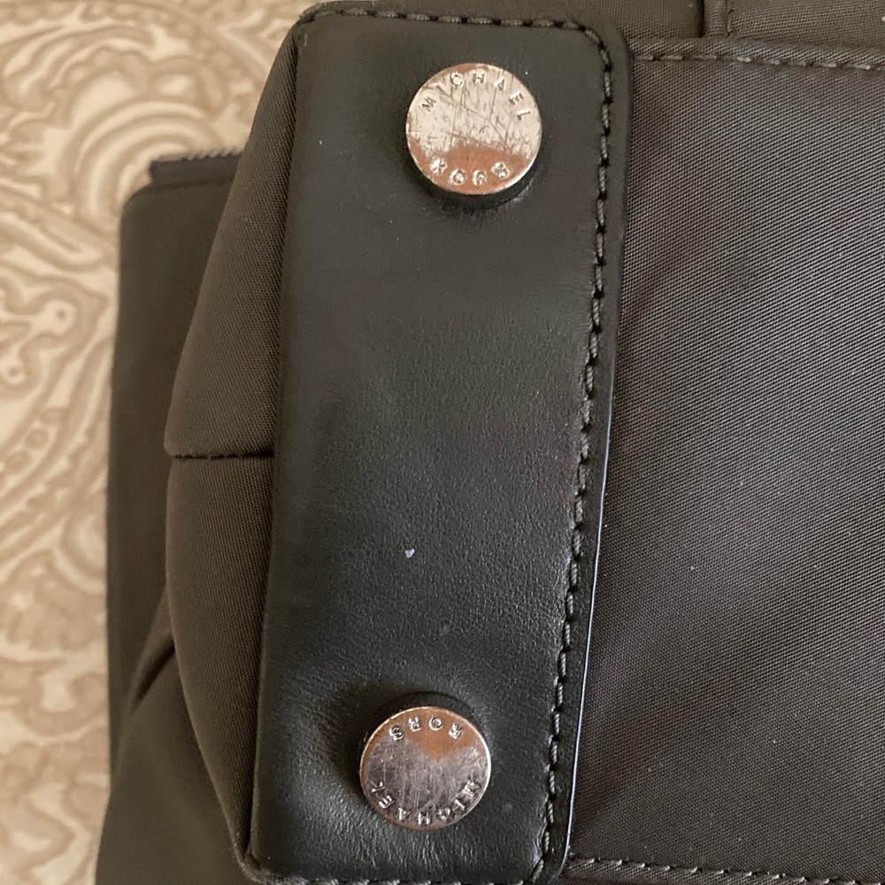 Michael Kors EUC Ariana Travel Designer Nylon Totebag in Graphite/Grey. - Picture 14 of 15
